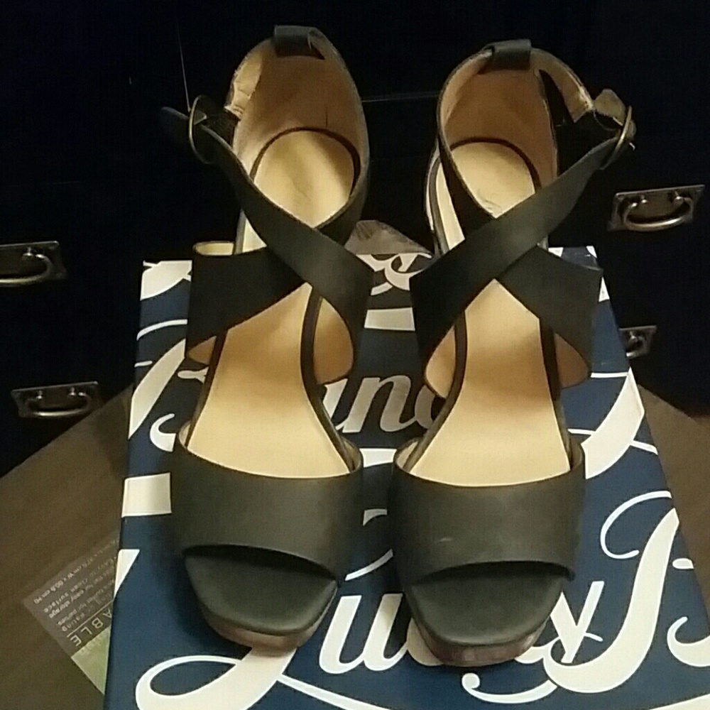 Wedges  (shoes )